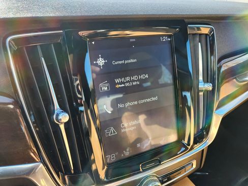 Used 2019 Volvo S90 T6 Momentum image 26