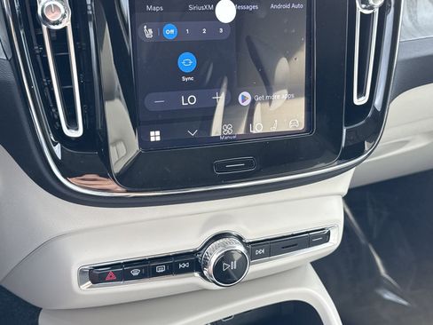 New 2026 Volvo XC40 B5 Ultra w/ Protection Package Premier image 26