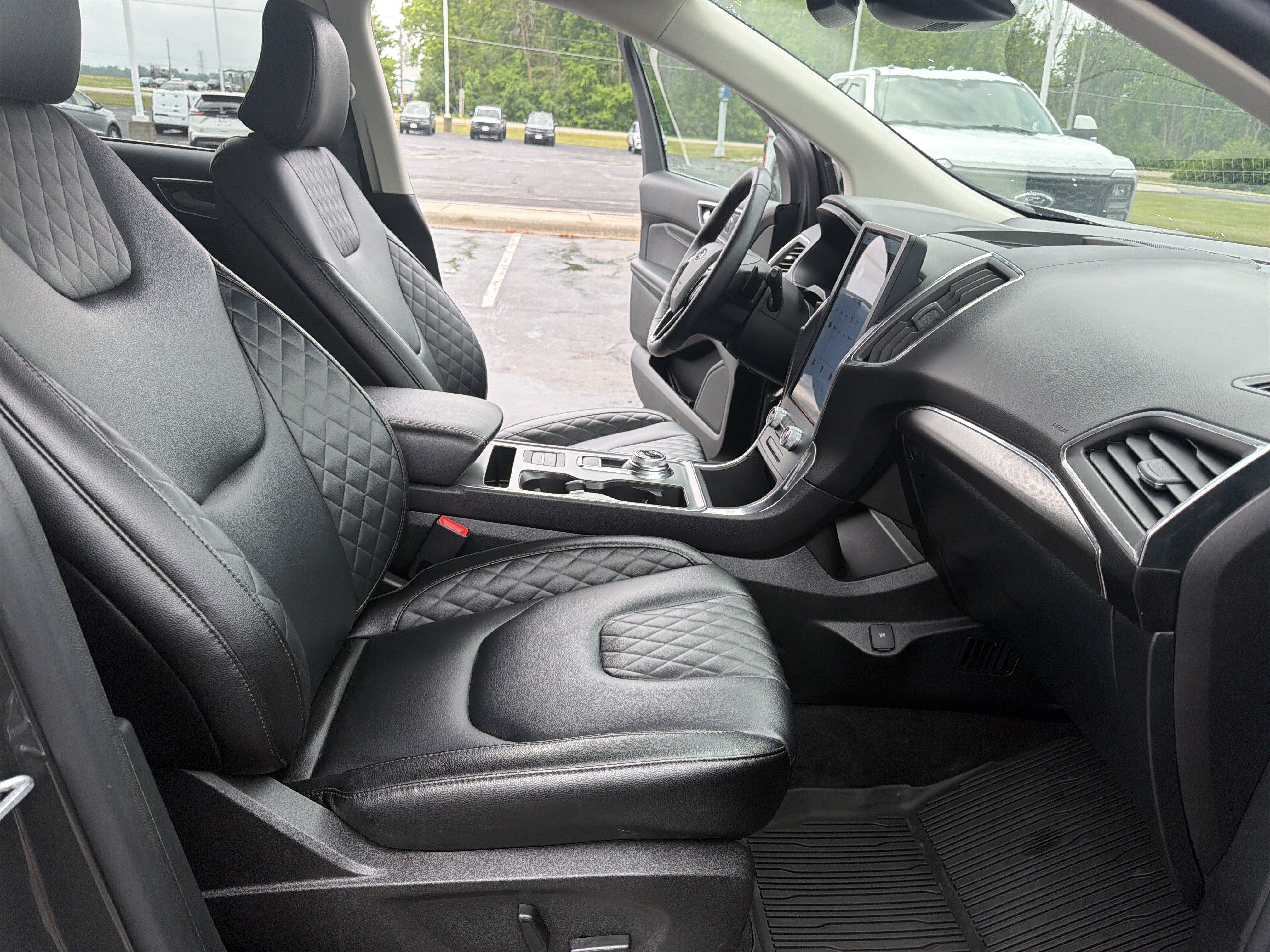 Used 2023 Ford Edge Titanium w/ Class II Trailer Tow Package AWD/4WD image 33