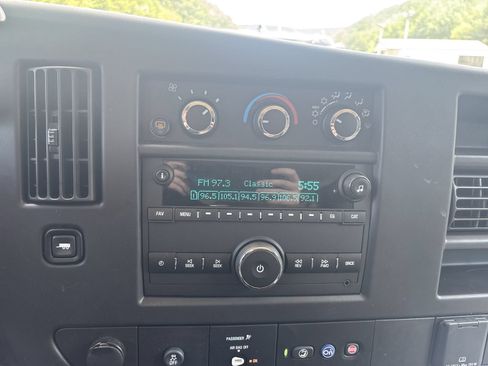 Used 2024 Chevrolet Express 3500 LS RWD image 19