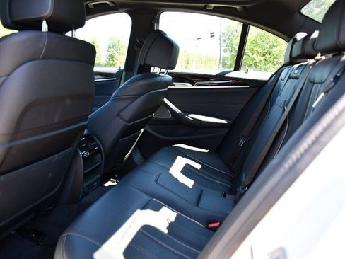 Used 2023 BMW M550i xDrive AWD/4WD image 18