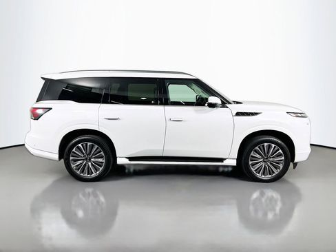 Used 2025 INFINITI QX80 Sensory AWD/4WD image 4