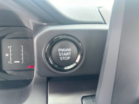 Certified 2025 Toyota Tacoma SR5 AWD/4WD image 20
