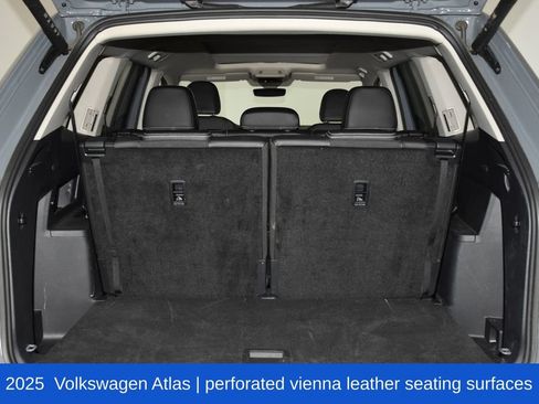 Used 2025 Volkswagen Atlas SEL AWD/4WD image 30