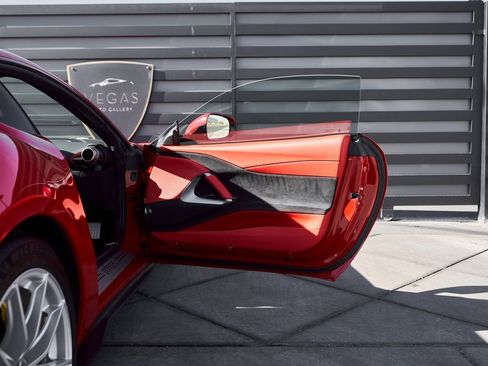 Used 2018 Ferrari 812 Superfast image 30