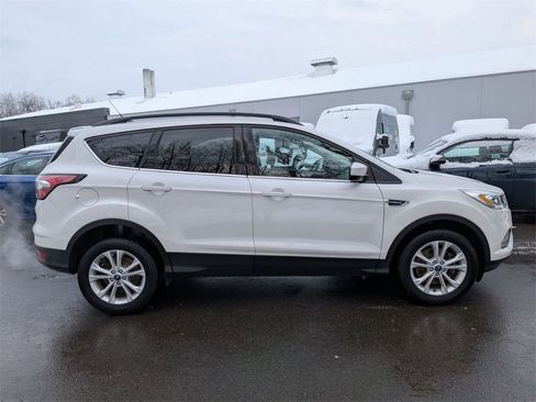 Used 2018 Ford Escape SEL image 2