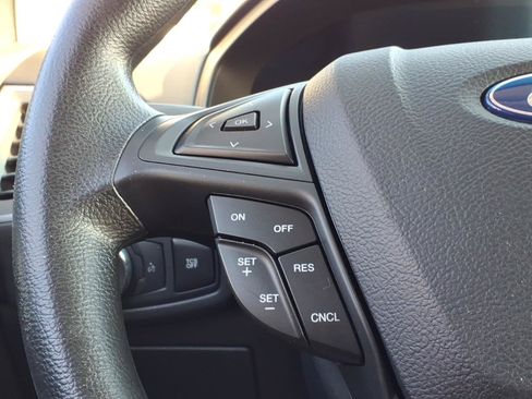 Used 2019 Ford Edge SE FWD image 24