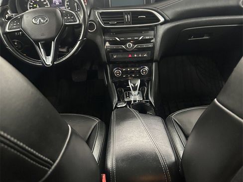 Used 2017 INFINITI QX30 Premium w/ Navigation Package image 25