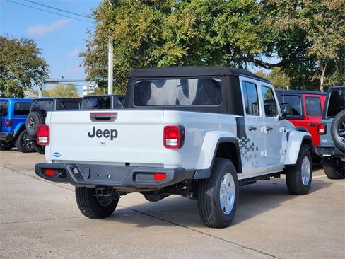 Certified 2023 Jeep Gladiator Sport image 7