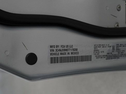 New 2026 Jeep Compass Latitude image 39