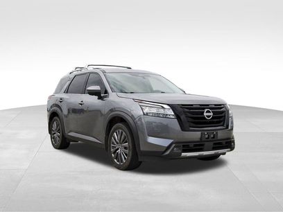 Used 2024 Nissan Pathfinder SL w/ SL Premium Package