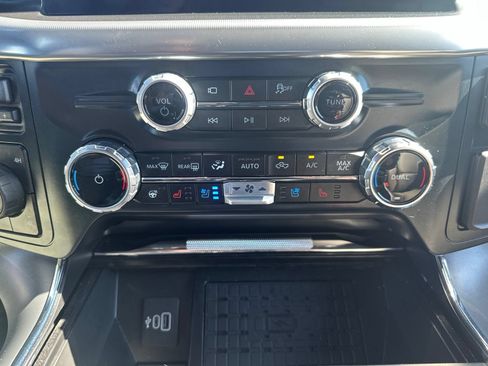 Used 2025 Ford F150 Lariat w/ Equipment Group 501A Mid AWD/4WD image 18
