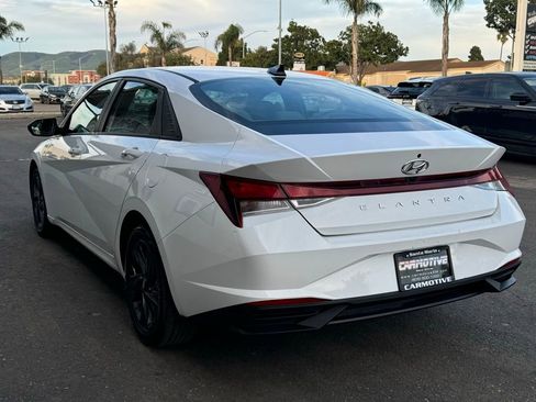 Used 2023 Hyundai Elantra SEL image 7