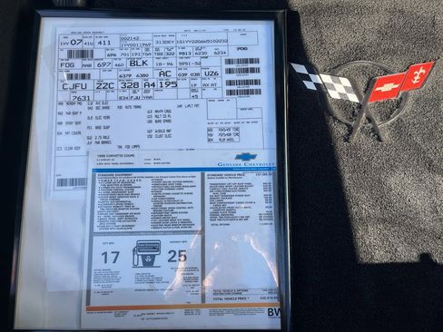 Used 1998 Chevrolet Corvette Coupe w/ Memory Pkg image 19