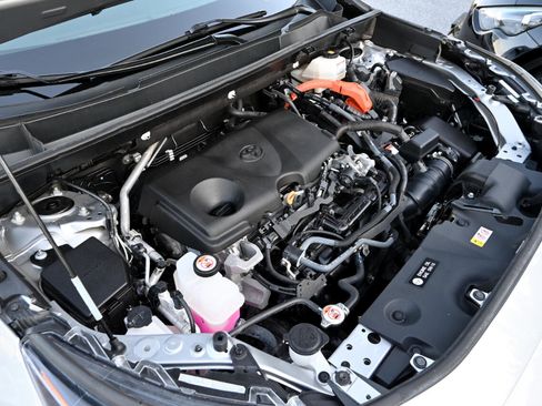 Used 2023 Toyota RAV4 XLE w/ XLE Grade Weather Package image 38