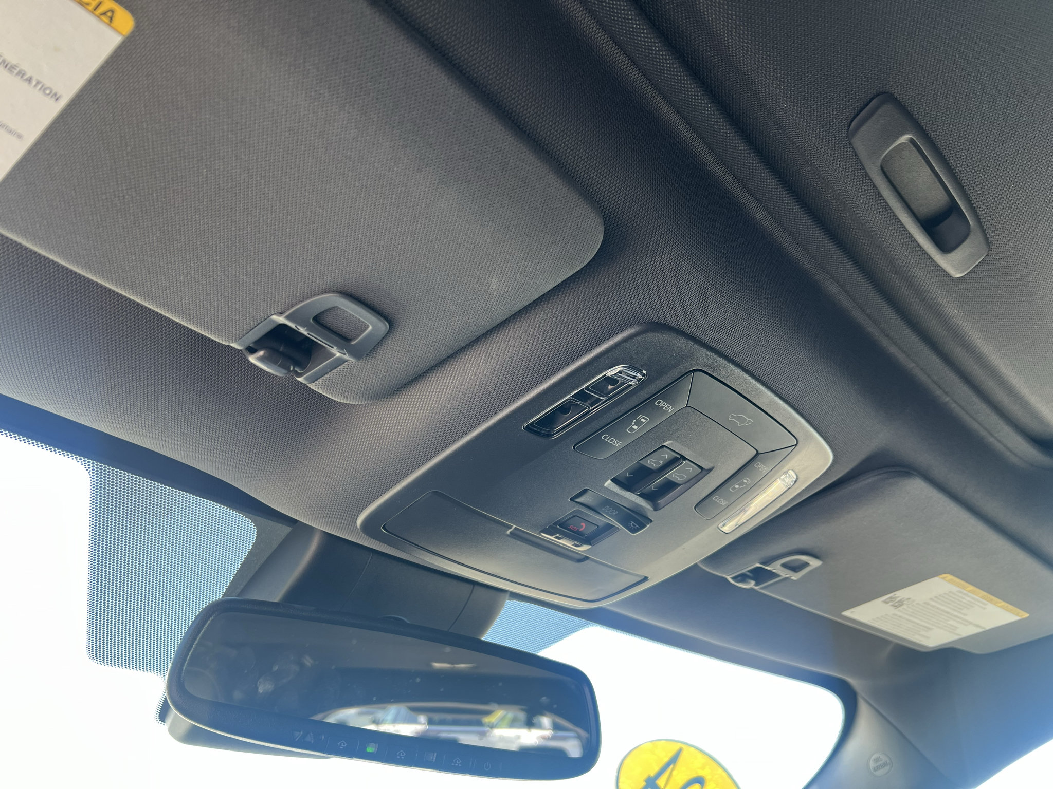 Used 2024 Toyota Sienna XSE w/ XSE Plus Package FWD image 30