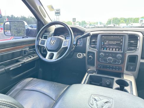 Used 2014 RAM 2500 Laramie w/ Convenience Group AWD/4WD image 18