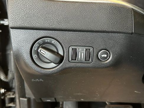Used 2022 Dodge Charger SXT RWD image 18