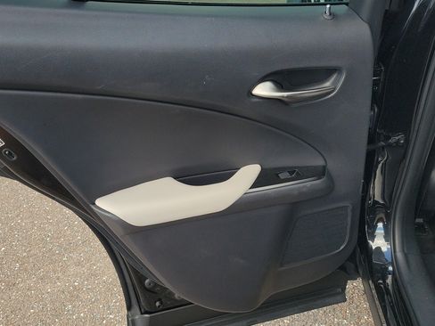Used 2022 Lexus UX 200 w/ Accessory Package (Z2) FWD image 8