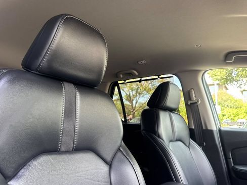 Used 2025 Honda Pilot EX-L image 18