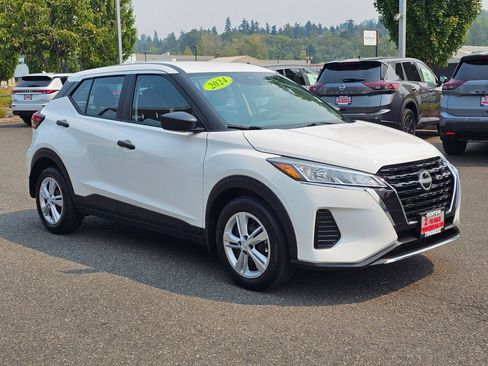 Used 2024 Nissan Kicks S FWD image 3