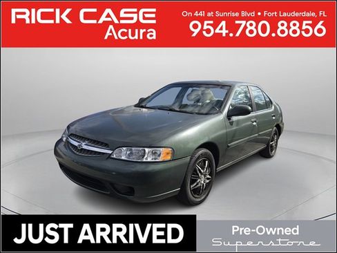 Used 2001 Nissan Altima GXE image 1