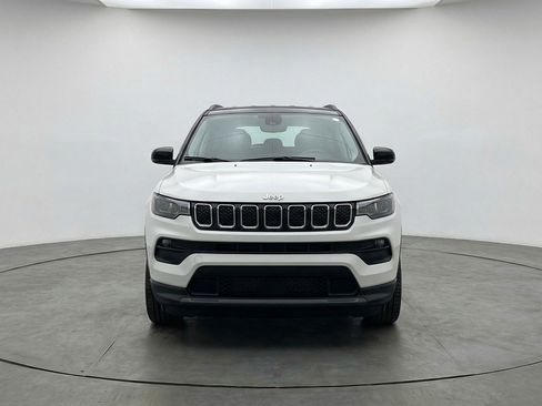 Used 2025 Jeep Compass Limited image 2