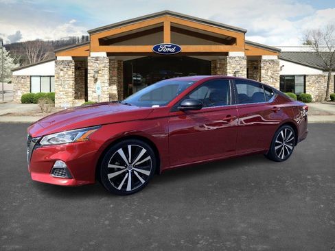 Used 2020 Nissan Altima 2.5 SR image 1
