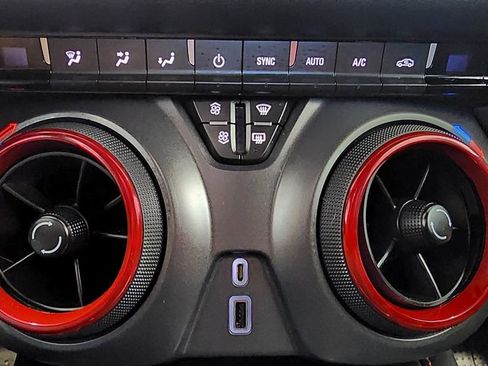 Used 2019 Chevrolet Blazer RS w/ Sun and Wheels Package image 40