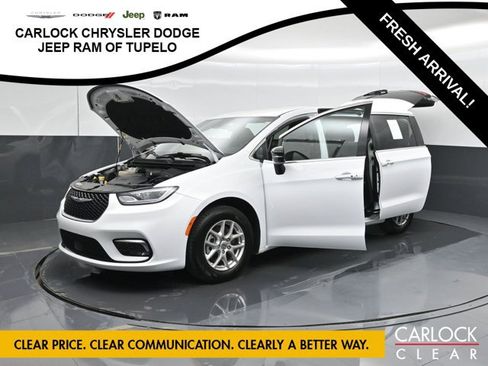 Used 2025 Chrysler Pacifica Select FWD image 68