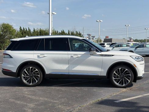 Used 2023 Lincoln Aviator Reserve w/ Equipment Group 201A AWD/4WD image 4
