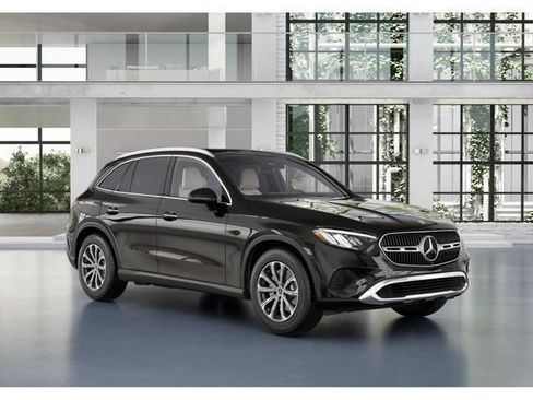 Used 2026 Mercedes-Benz GLC 300 4MATIC image 11