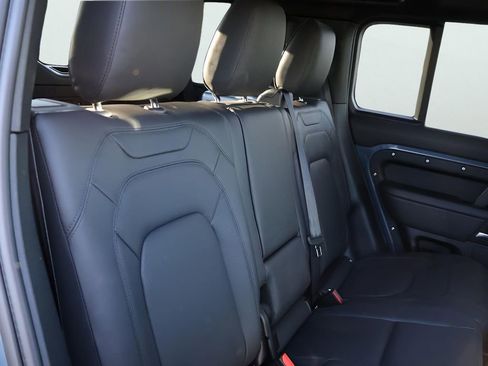 New 2026 Land Rover Defender 110 X-Dynamic SE AWD/4WD image 12