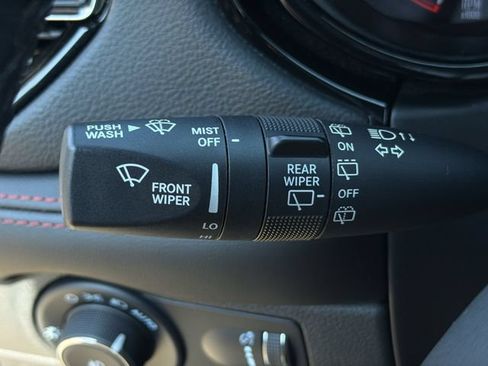 Used 2023 Dodge Durango R/T RWD image 32