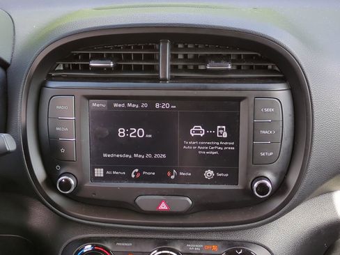 Used 2025 Kia Soul LX w/ LX Technology Package FWD image 18
