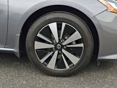 Used 2022 Nissan Altima 2.5 SV AWD/4WD image 18