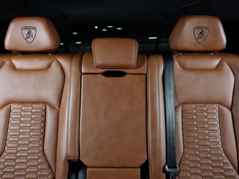 Used 2020 Lamborghini Urus image 7