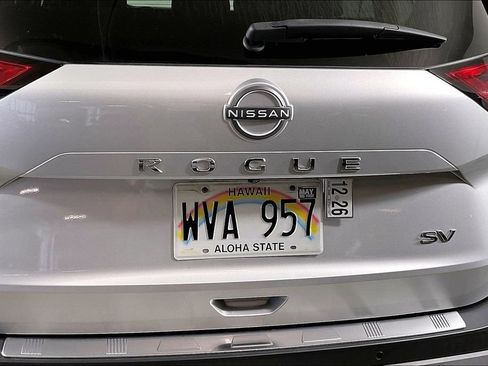 Used 2023 Nissan Rogue SV FWD image 7