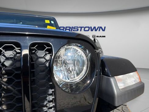 Used 2021 Jeep Gladiator Sport AWD/4WD image 25