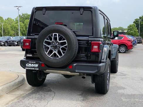 Used 2025 Jeep Wrangler Unlimited Sahara AWD/4WD image 8