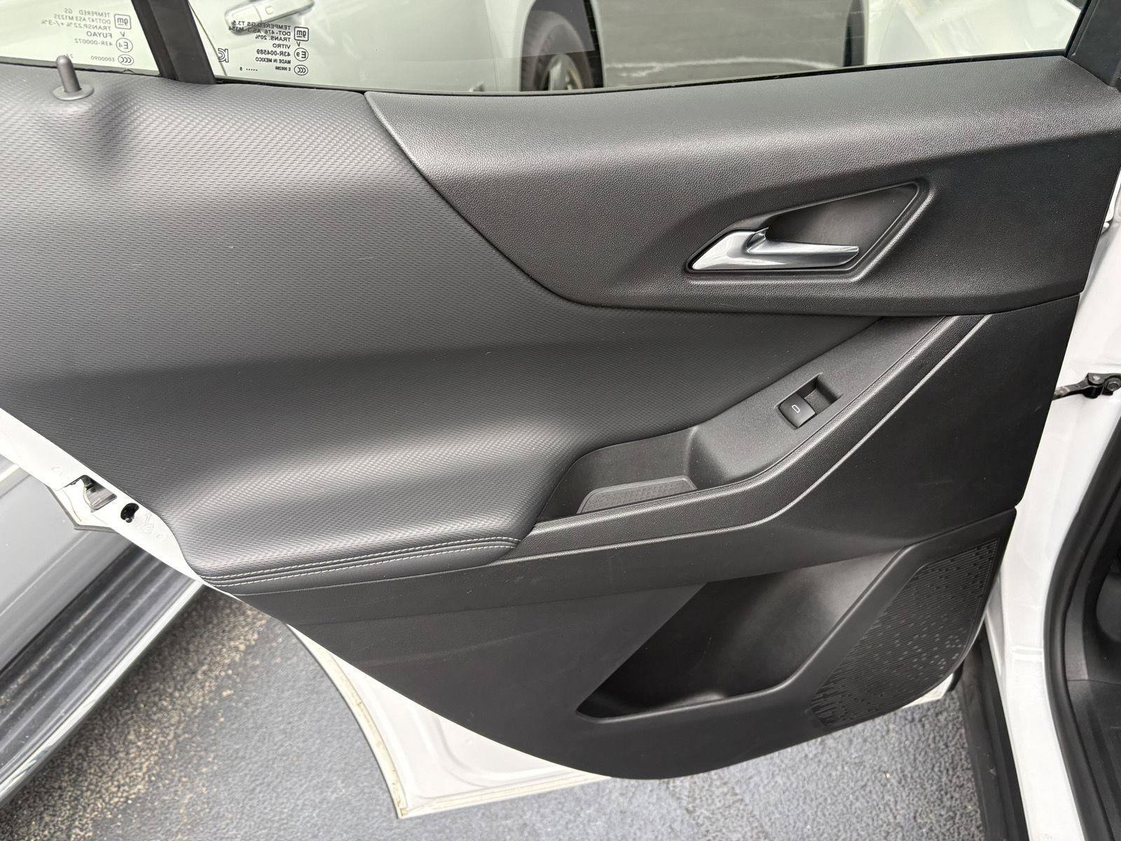 Used 2025 Chevrolet Equinox LT AWD/4WD image 22