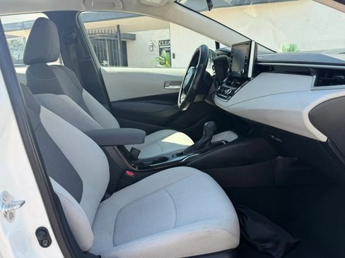 Used 2020 Toyota Corolla LE w/ Carpet Mat Package (TMS) FWD image 8