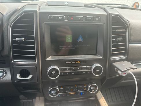 Used 2019 Ford Expedition Limited w/ Equipment Group 302A AWD/4WD image 10