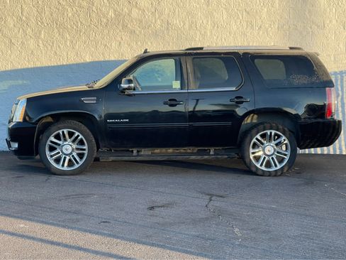 Used 2014 Cadillac Escalade Premium image 4