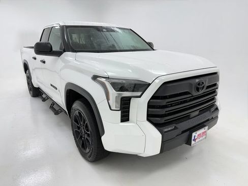 Used 2022 Toyota Tundra SR5 RWD image 2