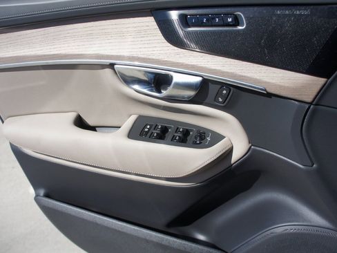 New 2026 Volvo XC90 B6 Plus w/ Protection Package Premier image 16