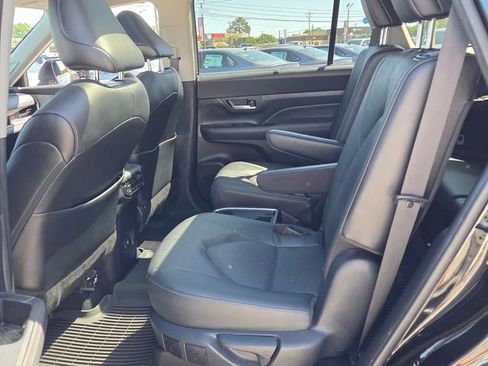 Used 2024 Toyota Grand Highlander AWD image 6
