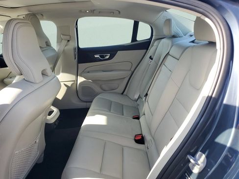 Used 2024 Volvo S60 B5 Core FWD image 32