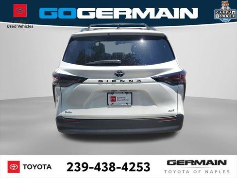 Certified 2025 Toyota Sienna XLE FWD image 8