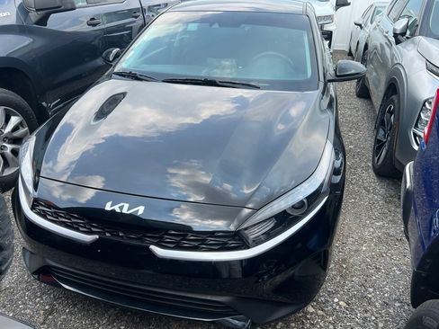 Used 2024 Kia Forte LX FWD image 2